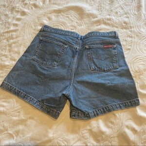 Vintage | 90’s Guess High Waisted Mom Jean Shorts